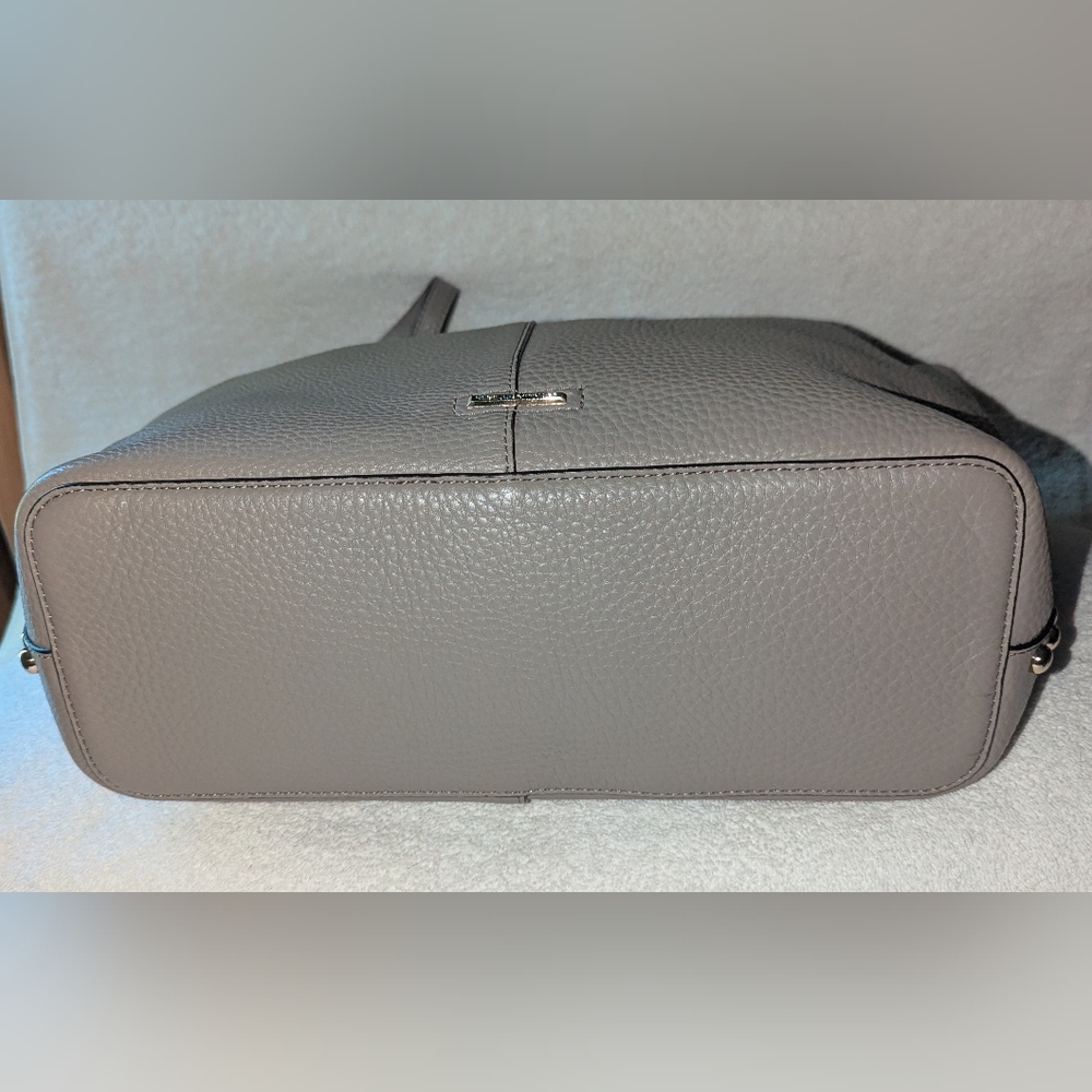Rebecca Minkoff Gray Tote Bag with Spacious Design - Picture 7 of 12